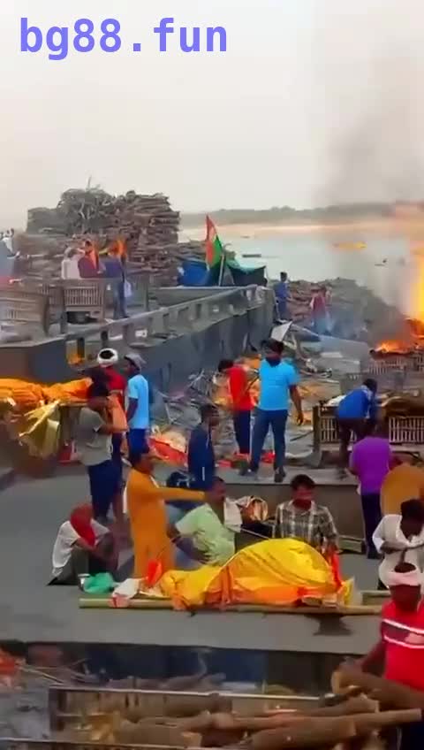 #印度 恒河 #烧尸庙，露天 #火化场，看这场面确实有点吓人！ - 第一吃瓜网 chigua.one(1).mp4