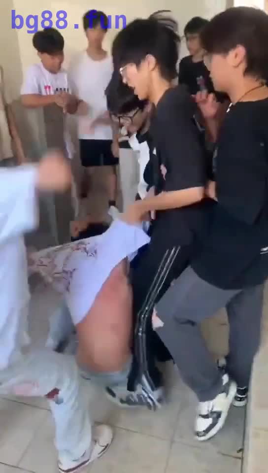 #漳州市 南靖县高新学校 厕所#霸凌事件视频 - 第一吃瓜网 chigua.one(1).mp4