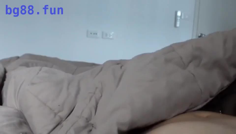 女友特殊方式叫我起床.mp4
