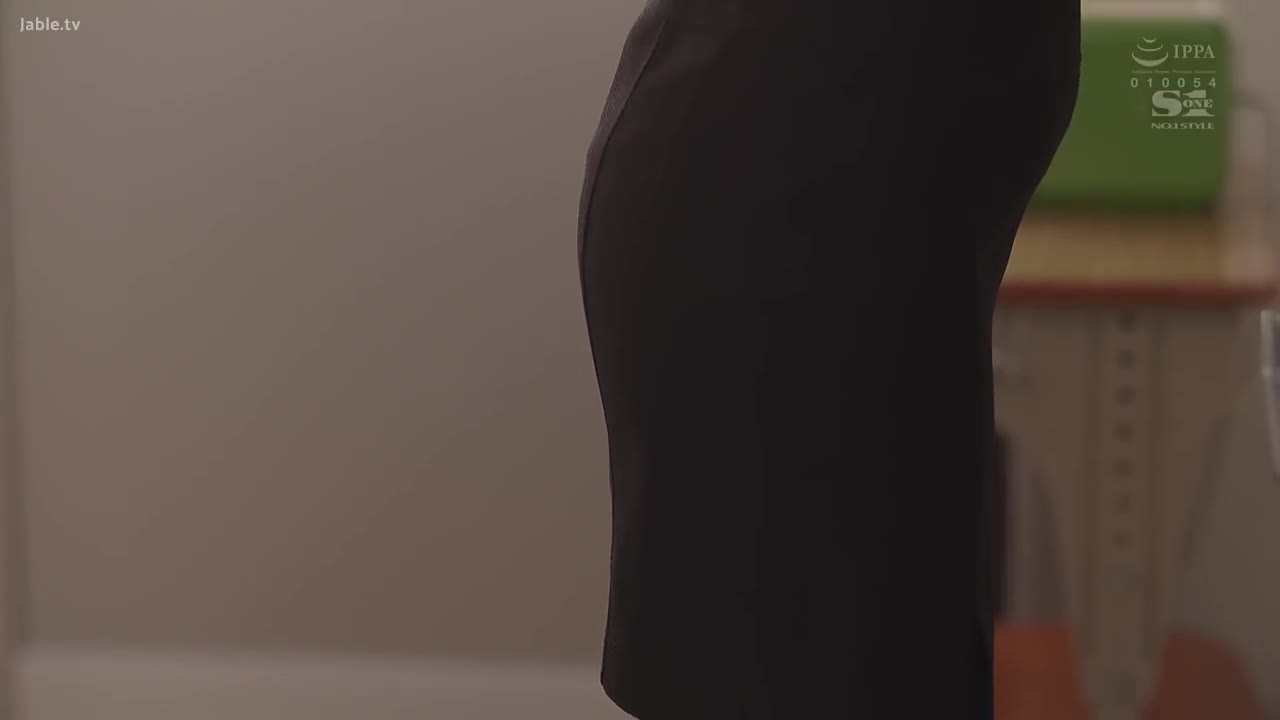 SSIS_858_身為老師_沒事胸部長那麼大_被我們幹是理所當然的，對吧？_凪光_关注频道@Premiumadultmovie.mp4