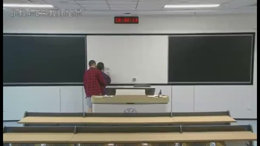 浙江大学一对情侣在教室激情做爱!这么大胆?.mp4