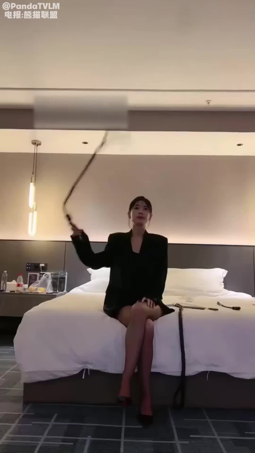 更多视频电报搜索@PandaTVLM.mp4