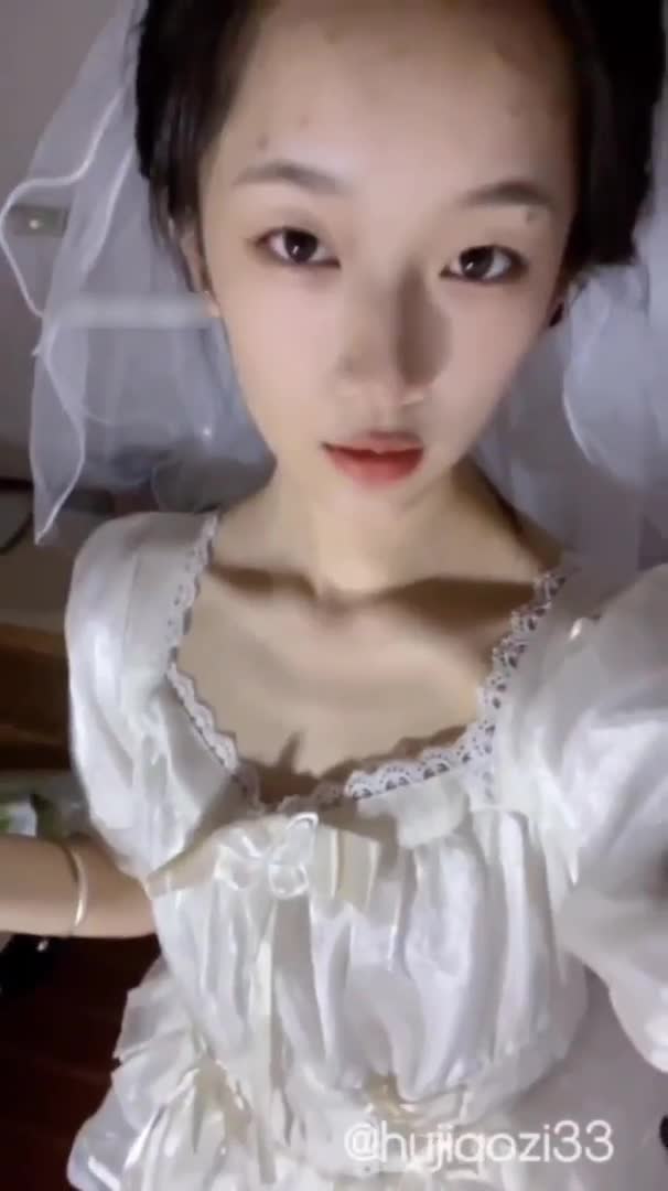 精品泄密_推特网红反差萝莉_04年女大学生【胡椒仔】在宿舍脸穴同框道具自慰扣逼_2.mp4