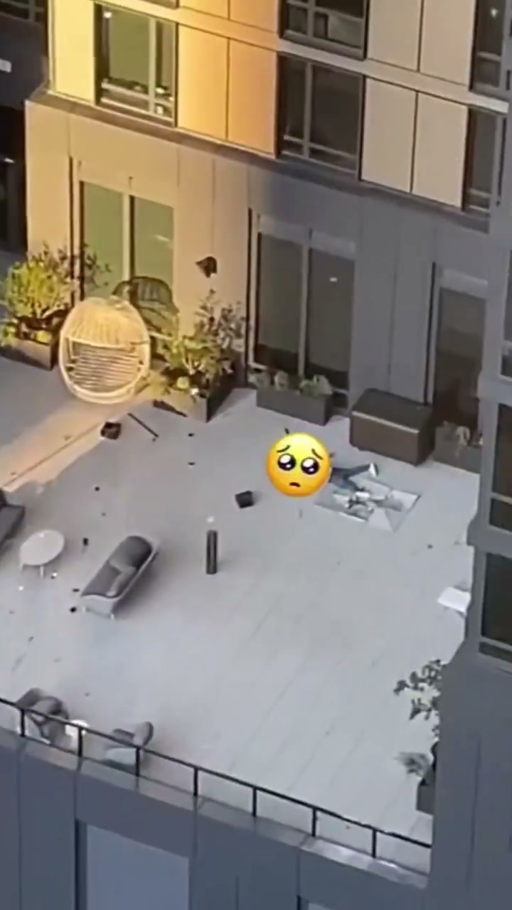 lt8N2h14G5gv7_AV.mp4