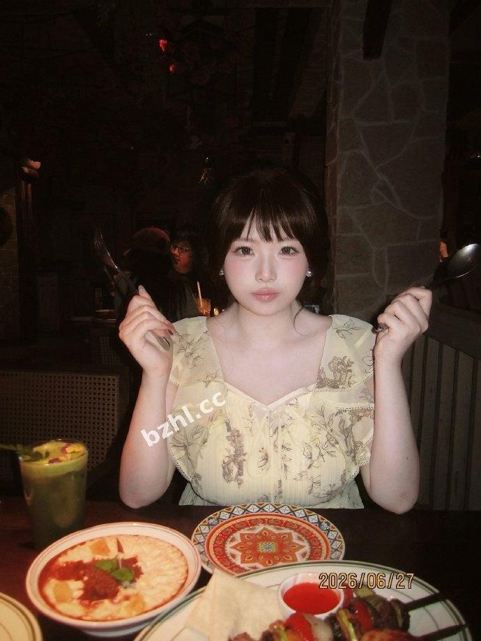 投稿曝光 大学操了三年的女友 钟嘉怡 粉穴巨乳非常反差 发出来让兄弟们也过过瘾！