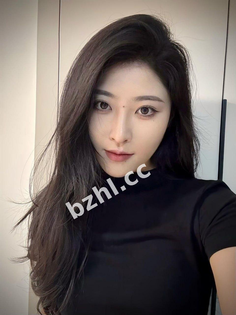 小红书顶级美艳少妇 服侍金主视频流出 主动掰穴求操骚得一批