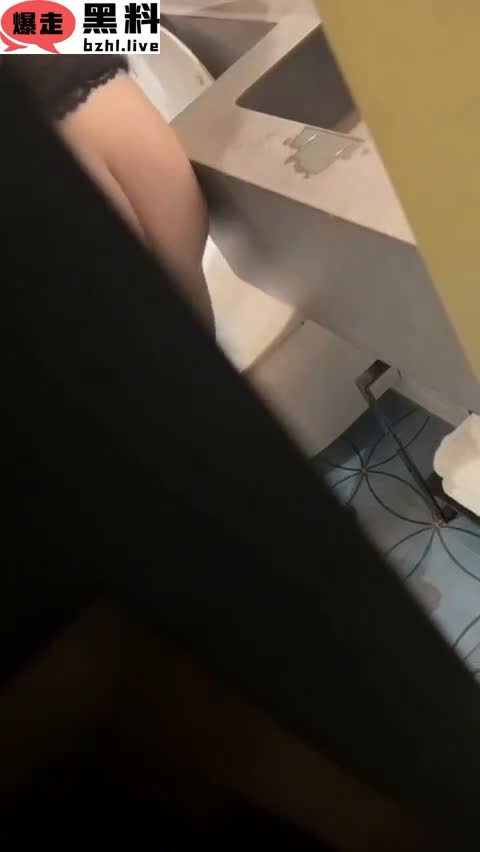 推特阿黑颜女神 噗噗 剧情新作 偷窥视角享受 噗噗酒后与男伴回到宿舍激情做爱的视觉冲击