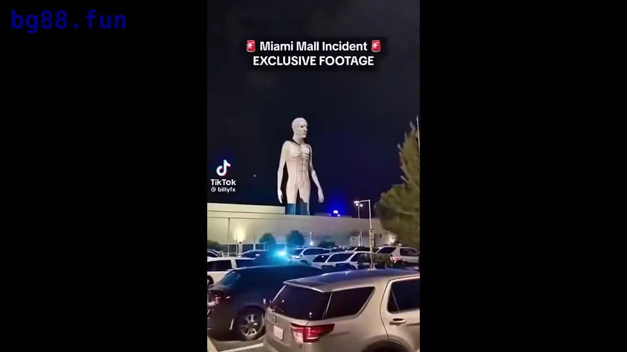 全球热瓜!?迈阿密外星人事件_多人目击_全城警车出动_相关浏览超10亿_官方却说是青年斗殴?.mp4