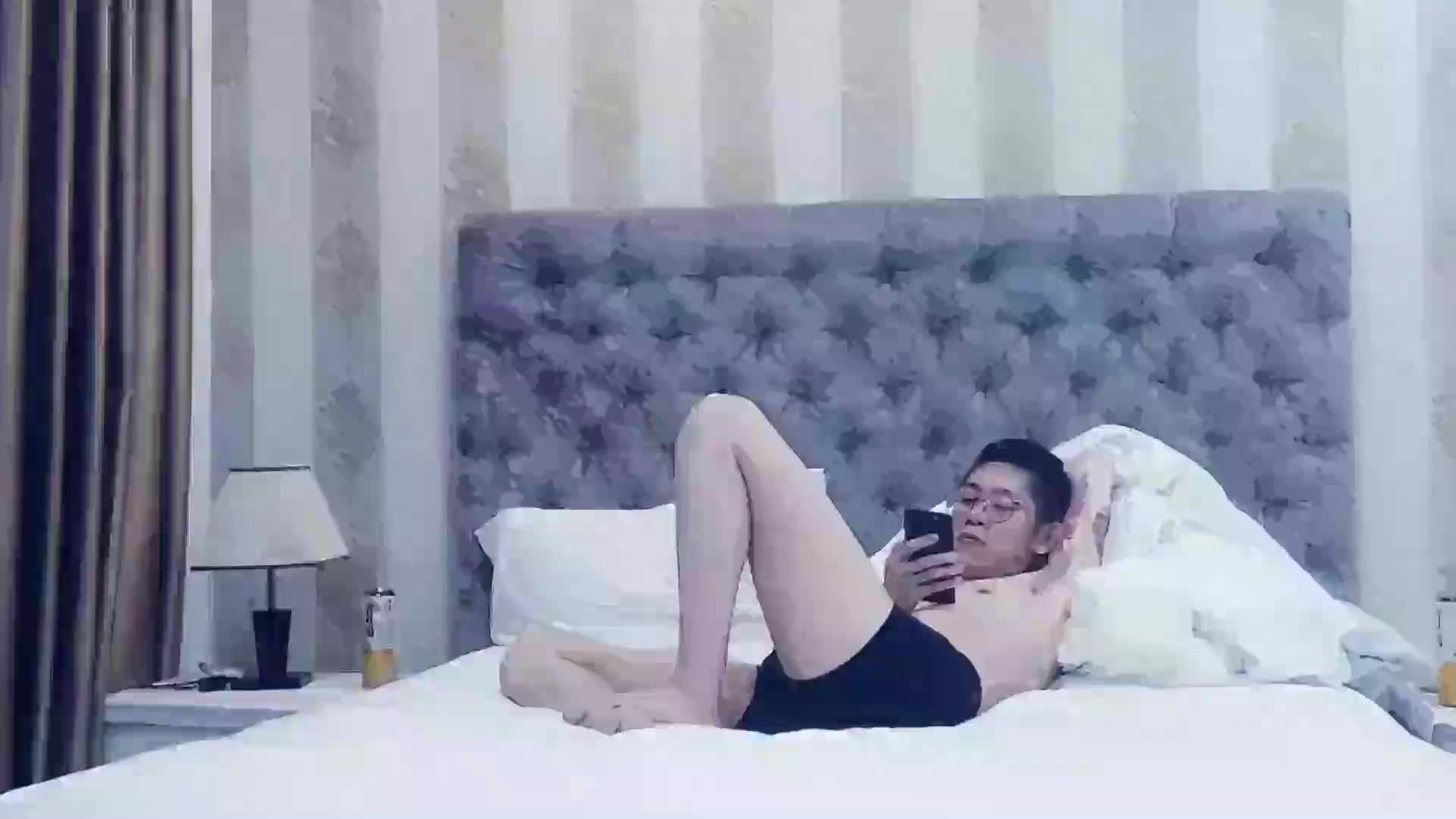 极品甜美女神，模特身材，校花清纯脸，一颦一笑迷人魅惑，激情啪啪口交一夕风流 1 1.mp4