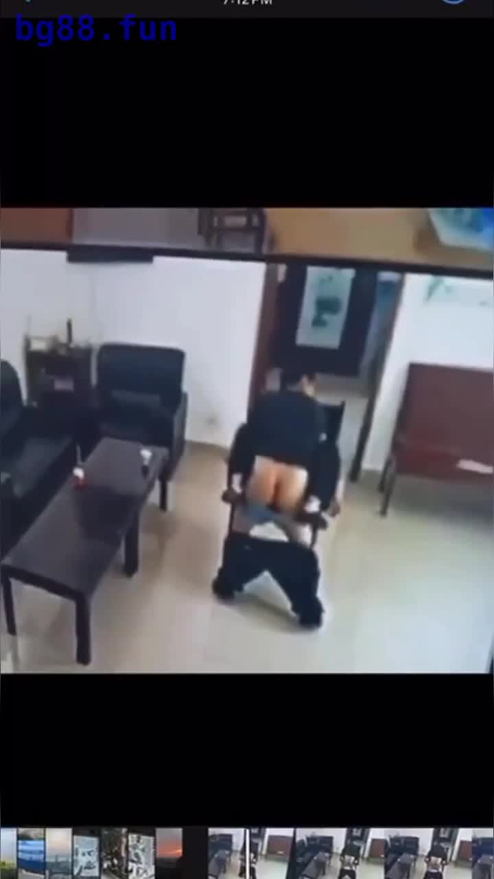 山东潍坊市于河镇两村干部会议后忘关摄像头 不雅视频遭疯传!书记爆操妇女主任成网红!.mp4